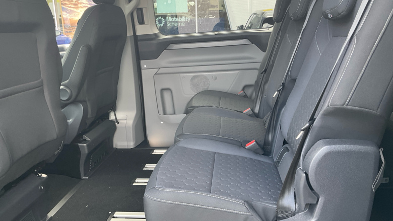 Ford Tourneo Custom 320 L1 Diesel Fwd 2.0 EcoBlue 136ps H1 Titanium 8 seater Auto